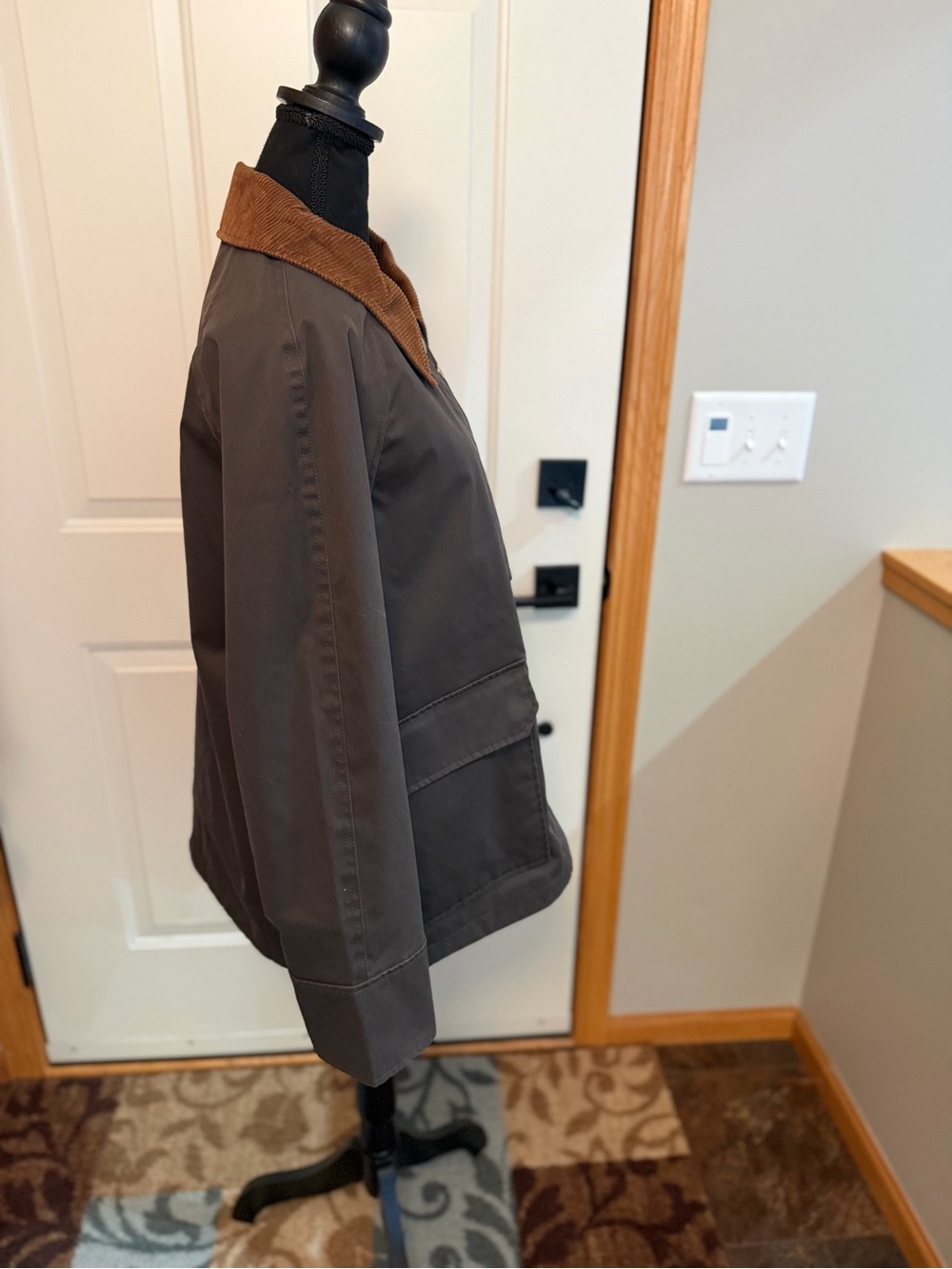 New Sanctuary brown SALG-25789-STC barn jacket with corduroy collar. Size medium - Picture 3 of 16